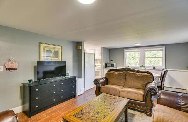 Charming 1BR House in South Easton photos photos