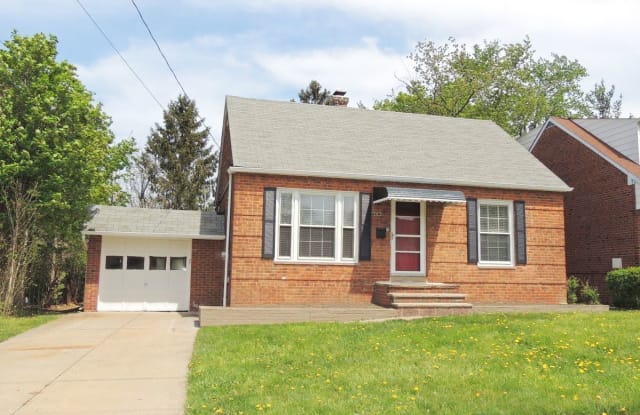 5683 Wellington Rd - 5683 Wellington Road, Lyndhurst, OH 44124