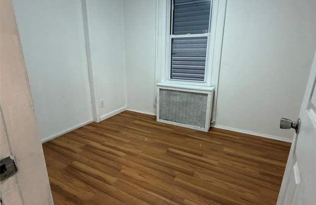 78 Maple Street Gallery 3