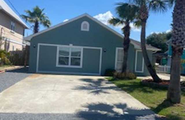 SHORT WALK TO BEACH! Beautiful 3 bedroom 2 bath home. - 5604 Beach Drive, Lower Grand Lagoon, FL 32408