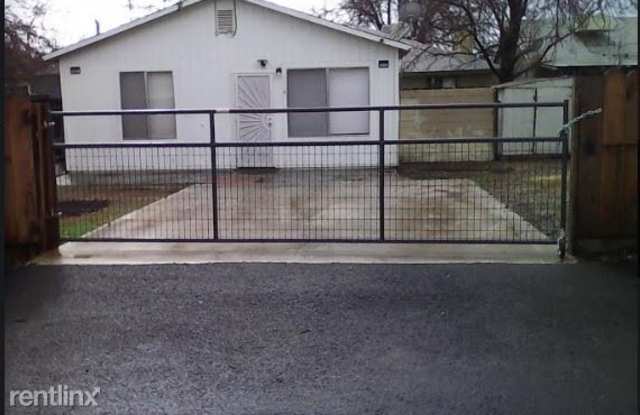 326 1/2 Jefferson St. - 326 1/2 Jefferson St, Coalinga, CA 93210