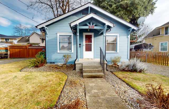 Charming Two Bedroom In the Heart of Downtown Kent ! photos photos