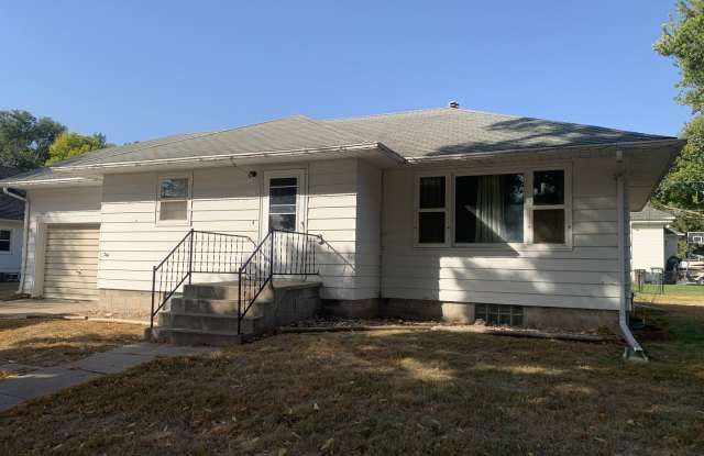 PRICES ARE MELTING! CHECK OUT THIS RENTAL! New Flooring  Paint! 3 Bedroom, 1 bath Home located near Norfolk Senior High! - 1011 North 8th Street, Norfolk, NE 68701