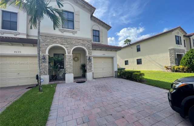 8681 NW 98th Ave photos photos