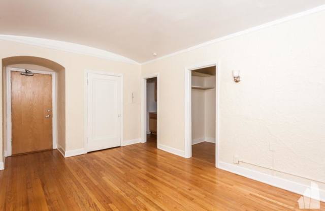 531 W Arlington Pl Gallery 4