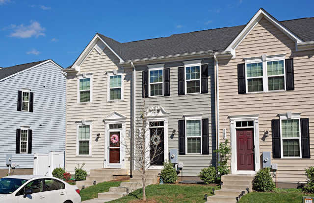 Dog-Friendly Townhome Near NGIC/DIA/NGA, CHO Airport,  Hollymead Town Center photos photos