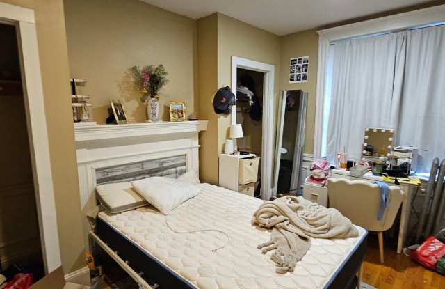 Exquisitely Renovated 4Bed Near BU and Longwood. Heat/HW incl; move-in cost rebate available photos photos