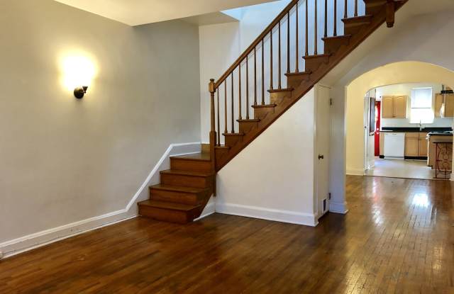 Charming 3 Bedroom Townhome in Hampden - Back Porch  Fenced Yard! photos photos