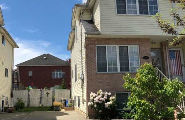 908 Rockland Ave - 908 Rockland Avenue, Staten Island, NY 10314