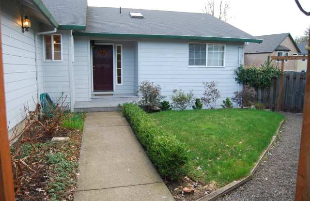 Charming  Well-Maintained Single-Story Home in McMinnville photos photos