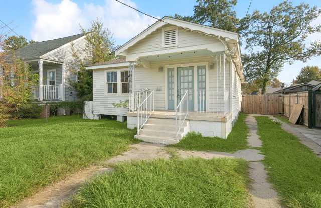 Cute  Cozy 3-Bedroom Home in Gretna! - 317 Ocean Avenue, Gretna, LA 70053