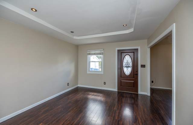 4217 Riverside Dr Gallery 3