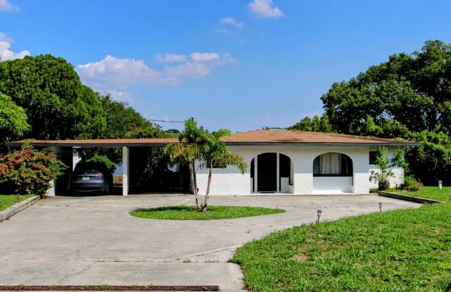 Modern Comfort Awaits at 3012 Justamere Ln — Your Perfect Lakefront Florida Retreat! photos photos Modern Comfort Awaits at 3012 Justamere Ln — Your Perfect Lakefront Florida Retreat! photos photos
