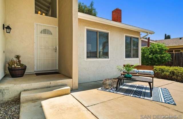 CADWELL RD - LIVE NEXT TO SANTEE LAKE IN A BEAUTIFULLY RENOVATED 4 BD / 2.5 BA HOUSE  W/ COOL LAKE BREEZES Gallery 4