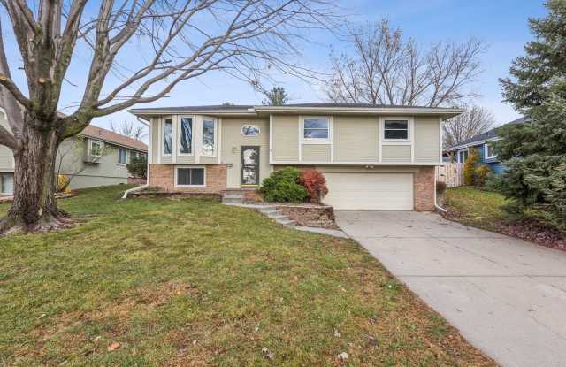 Conveniently Located 3-Bedroom in Papillion - 908 East Aberdeen Drive, Papillion, NE 68046