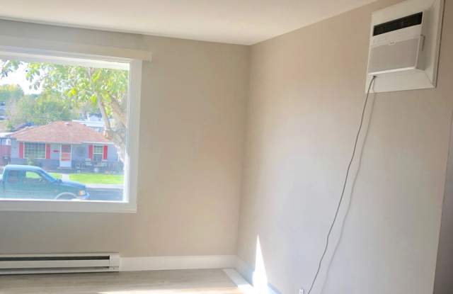 Cute 2 Bed 1 Bath Home in Knolls Vista! Gallery 3