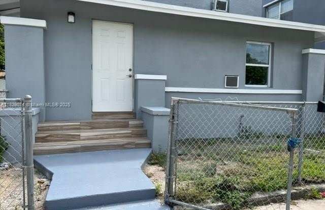 922 NW 2nd St photos photos