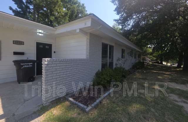 1516 Gregory St Gallery 3
