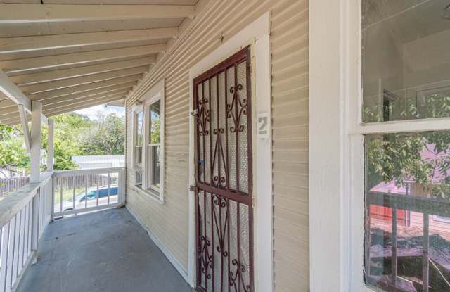 2407 South New Braunfels Avenue photos photos