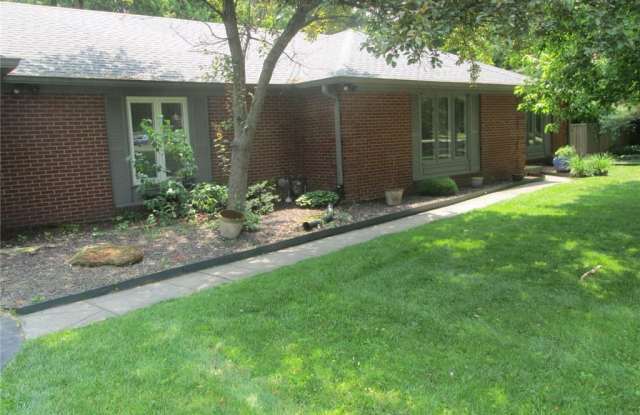 8427 Spring Mill Road Gallery 3