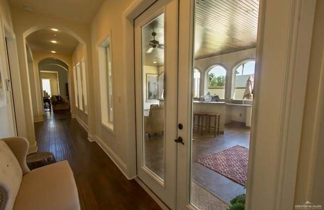 3401 San Diego Gallery 4