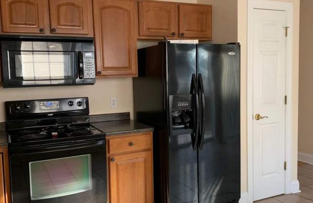 3 Bedroom 2 Bath Townhouse with 2 Car Garage photos photos 3 Bedroom 2 Bath Townhouse with 2 Car Garage photos photos