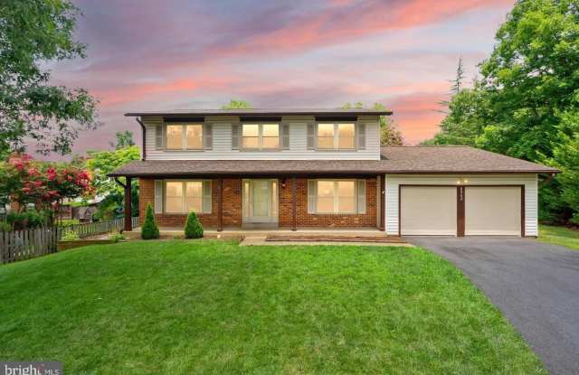 8902 HUXLEY Court Gallery 1
