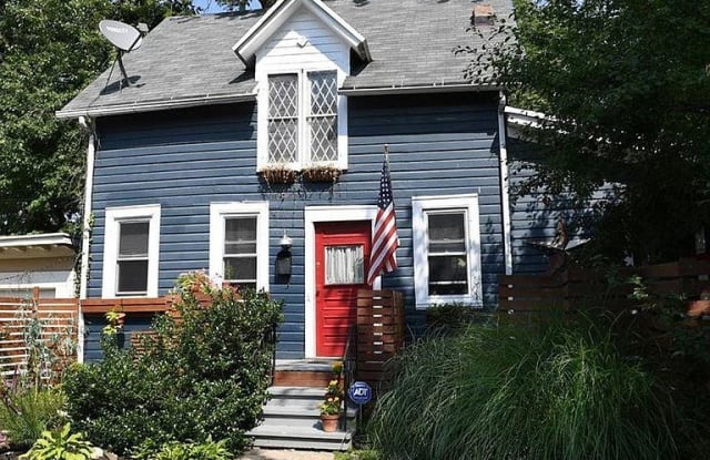 421 1/2 Ashland Ave - 421 1/2 Ashland Ave, Buffalo, NY 14222