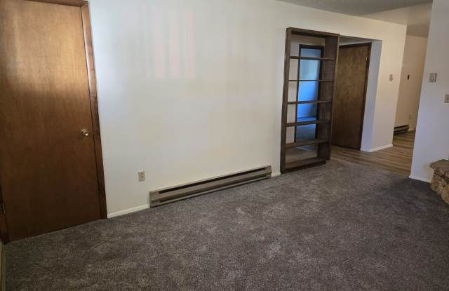 418 West Babcock Street - A Gallery 2