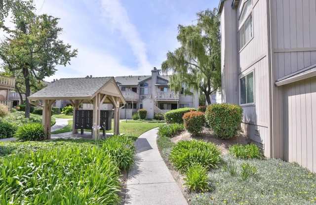480 Coyote Creek Cir photos photos