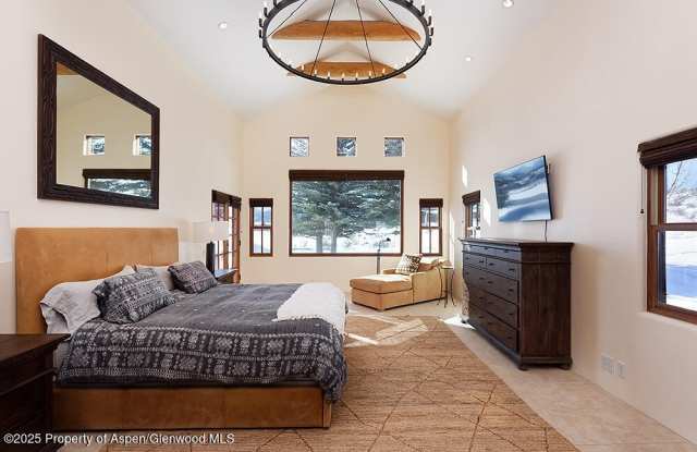 661 Green Meadow Drive Gallery 3