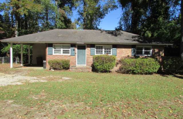 Close to Millwood Elementary - 1723 West Oakland Avenue, Sumter, SC 29150 Close to Millwood Elementary - 1723 West Oakland Avenue, Sumter, SC 29150