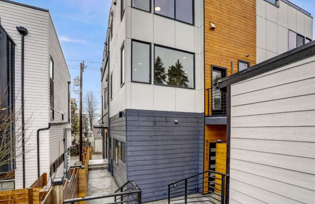 Gorgeous 2 Bed 2 Bath BRAND NEW CONSTRUCTION w/ Rooftop Deck and Reserved Parking Space! - 6033 42nd Avenue Southwest, Seattle, WA 98136