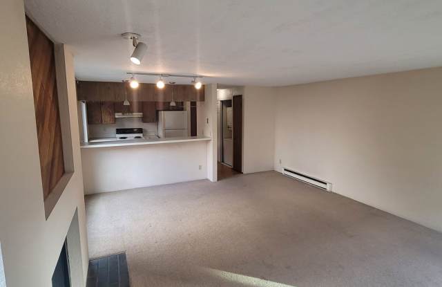 Tanager Condominiums- Main Floor Unit with Fireplace! - 1404 West Boston Street, Seattle, WA 98119