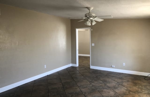 6364-6366 Smoketree Ave - 6366 - 6364 Smoketree Ave, Twentynine Palms, CA 92277
