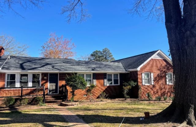 127 Senter Street - 127 Senter Street, Fuquay-Varina, NC 27526