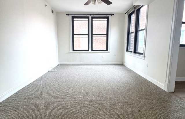 Centrally Located 1BR/1BA Apartment in Adams Morgan Gallery 4