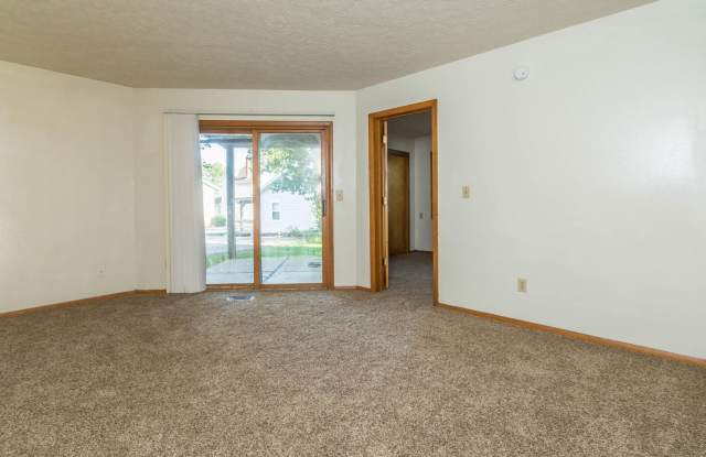 521 Henderson Crossing Gallery 3
