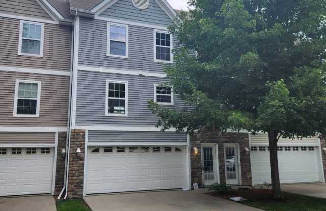 305 NE Kingwood photos photos