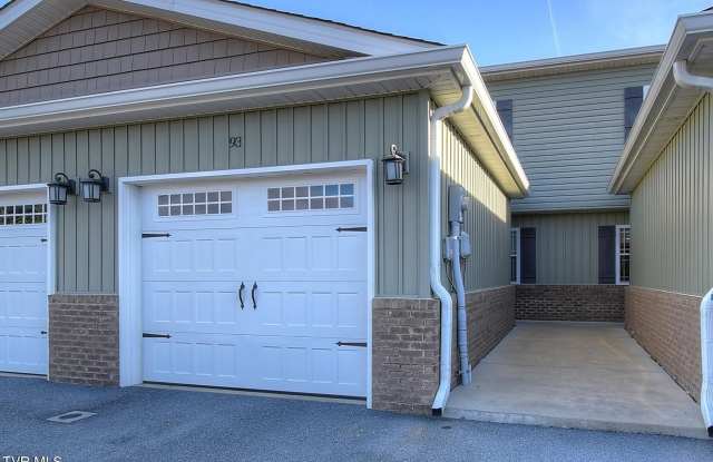 93 Chucks Alley photos photos