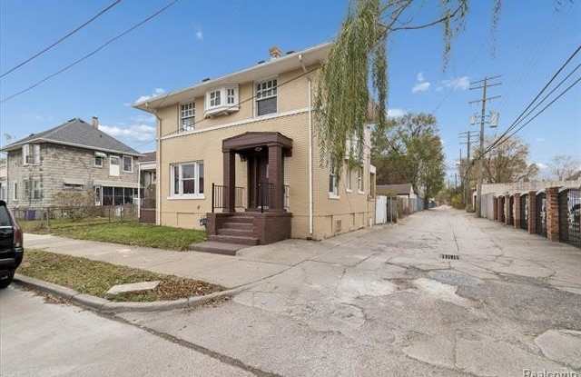 5421 Toledo Street photos photos