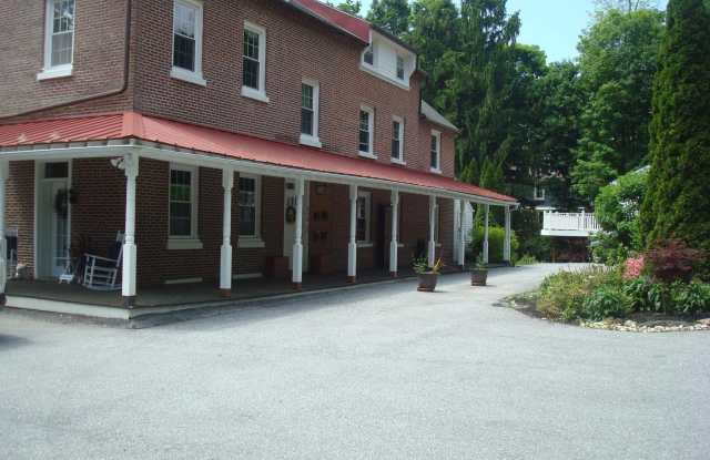 514 SPRING GROVE Lane unit: 3 Gallery 3