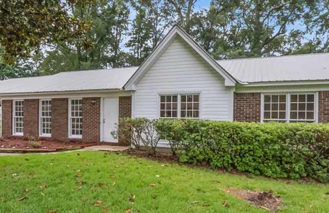 Beautiful 3 Bed 2 Bath Home! Available Fall 2026! Gallery 3