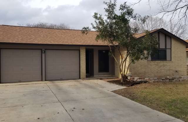 621 Pecan Dr - 621 Pecan Drive, Schertz, TX 78154