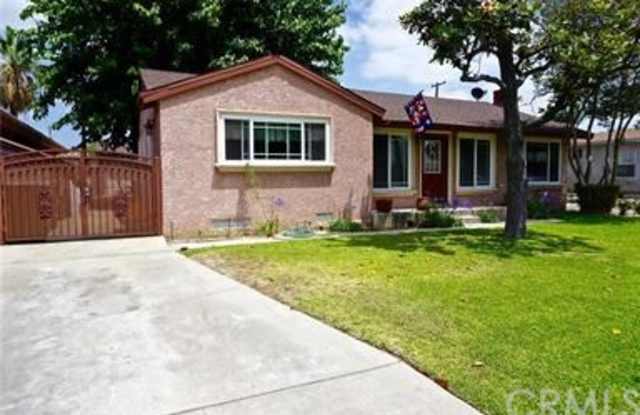 4136 N Foxdale Avenue Gallery 2