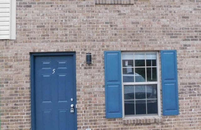 2312 Raleigh Ct - 2312 Raleigh Court, Clarksville, TN 37043