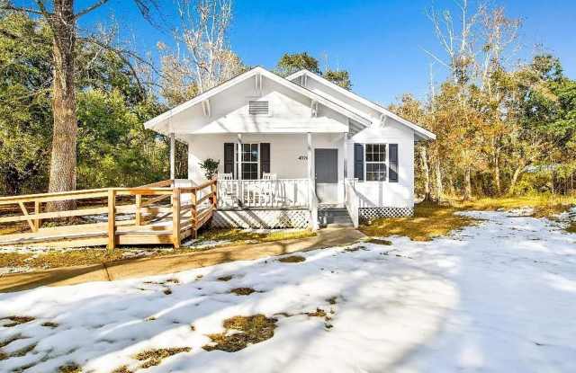 3 Bedroom 2 Bathroom House in Mobile photos photos