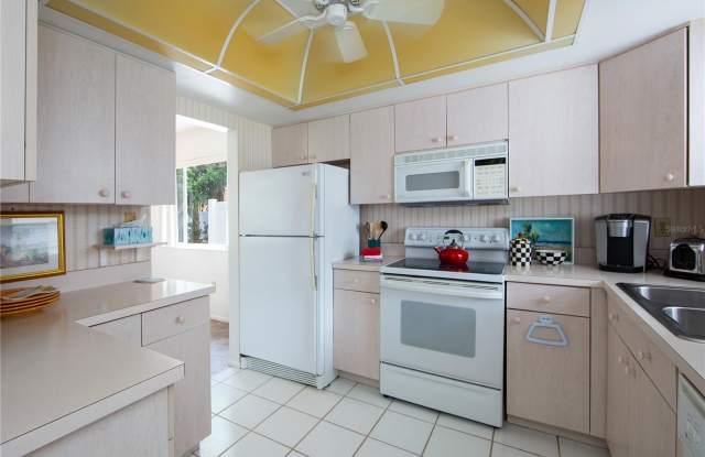 5561 RIVERBLUFF CIRCLE Gallery 2