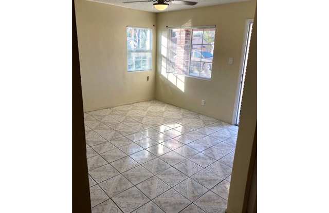 322 E Eleanor Lane Gallery 2