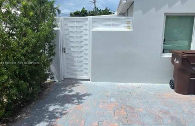 265 W 53rd Ter photos photos